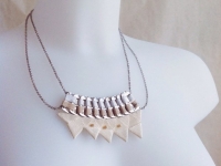 Collier Cream